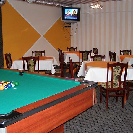 Denisa Hotel 奥托佩尼 外观 照片