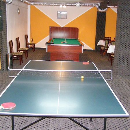 Denisa Hotel 奥托佩尼 外观 照片