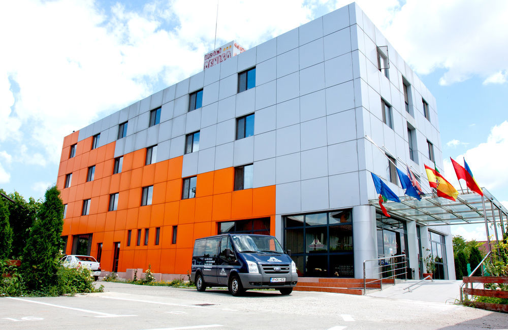 Denisa Hotel 奥托佩尼 外观 照片