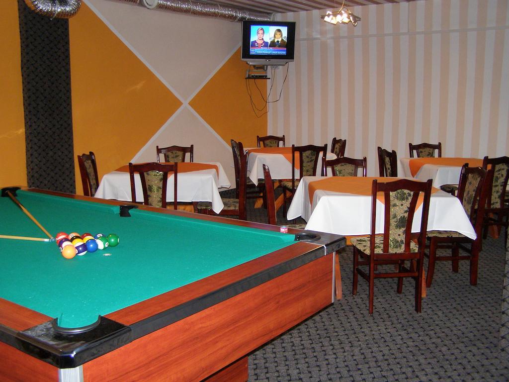 Denisa Hotel 奥托佩尼 外观 照片
