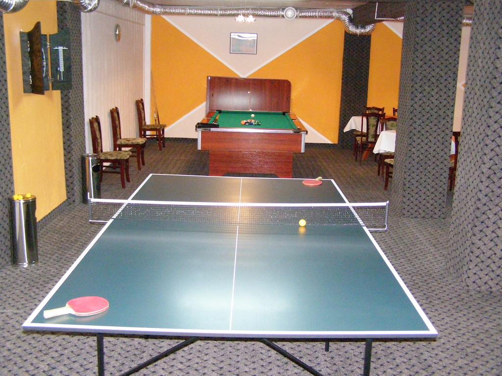 Denisa Hotel 奥托佩尼 外观 照片