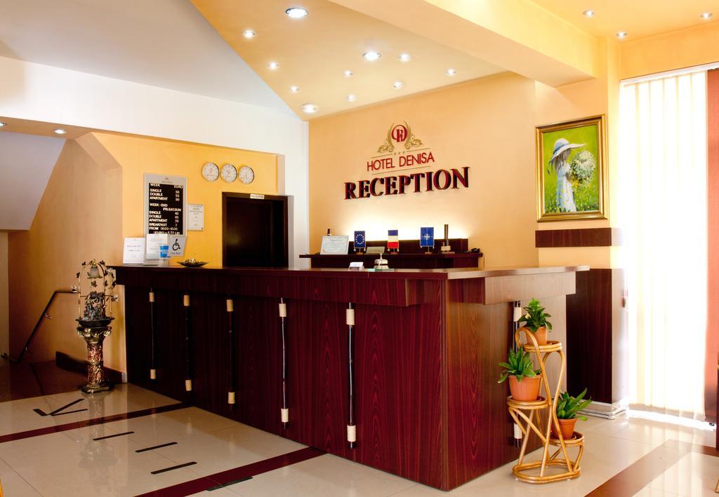 Denisa Hotel 奥托佩尼 外观 照片